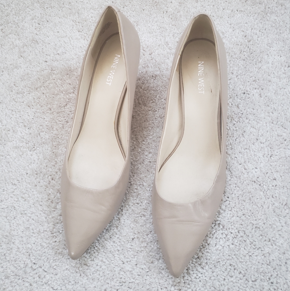 Beige heels